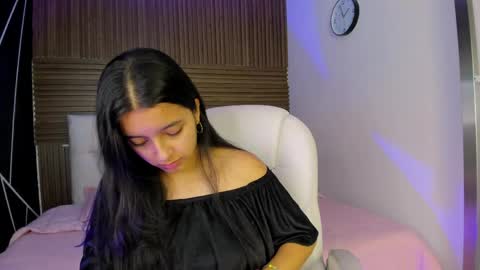 Iris Fyre  online show from June 4, 12:31 pm