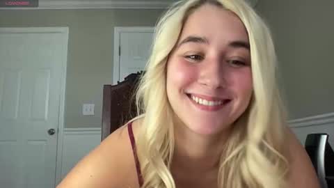 Irispink1 online show from November 4, 8:36 pm