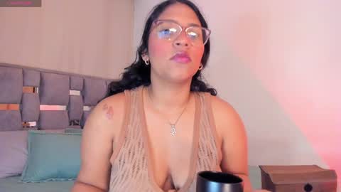 iris online show from April 7, 10:28 am