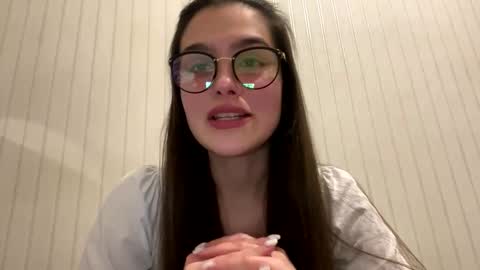 irisss31 online show from February 27, 6:53 pm