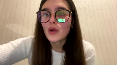 irisss31 online show from February 26, 7:29 pm