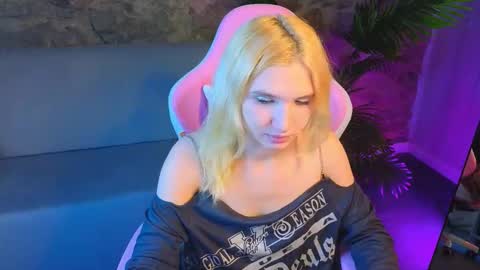 Iron Adele online show from February 11, 2:36 am