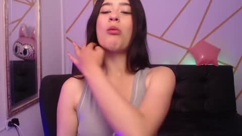 isa__rodriguez online show from May 13, 4:40 am