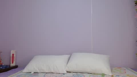 isa_jones1 online show from December 14, 1:06 am