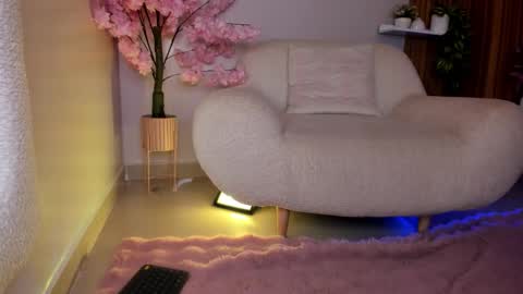    online show from November 28, 3:42 am