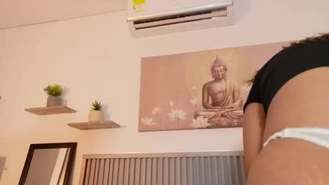 Isabel online show from October 31, 12:42 pm