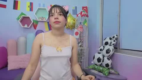 Isaa Skinny  online show from July 28, 4:21 am