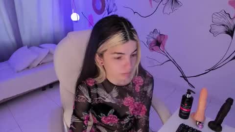 isabela_fiorelli online show from October 14, 1:25 pm