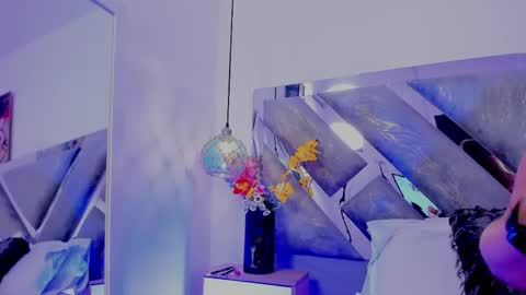 Mommy Isa online show from April 11, 1:04 pm