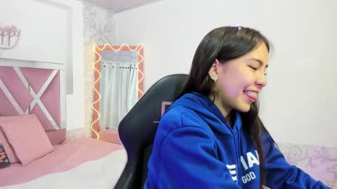 ISABELA  online show from December 17, 11:47 am