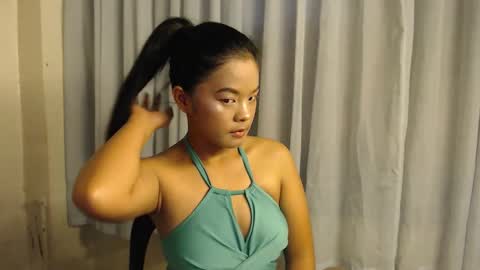 Isabell online show from April 13, 10:10 pm