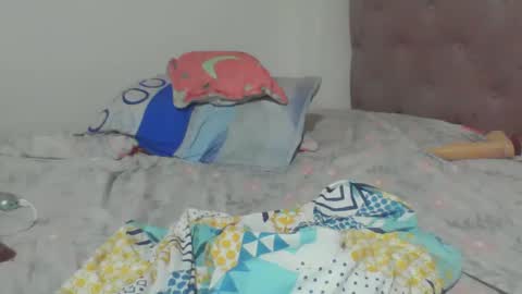 isabella online show from February 14, 3:00 am