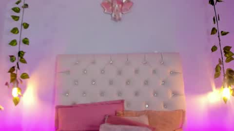   online show from December 18, 9:30 pm