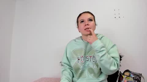 isabella_jaramillo online show from October 29, 12:20 pm