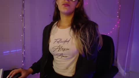 Snapshot of isabella_rross chatting on September 19, 12:59 pm Isabella Rros online show from September 19, 12:59 pm