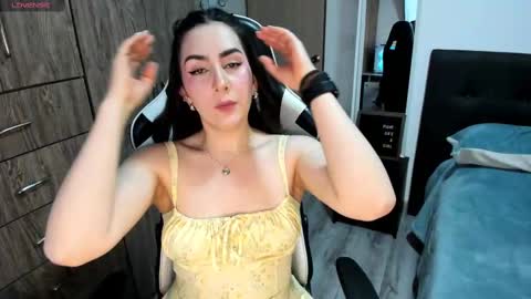 Snapshot of isabella_sea chatting on December 9, 1:18 am Isabella Sea online show from December 9, 1:18 am