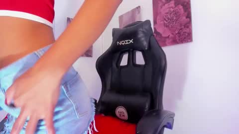 isabella online show from November 27, 5:05 pm