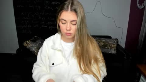 Snapshot of isabellabler chatting on October 20, 5:54 am isabellabler online show from October 20, 5:54 am