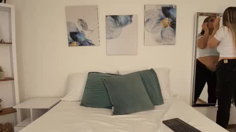 Isabella  online show from February 23, 1:43 pm