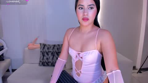 Isa Hill  online show from December 10, 7:54 pm