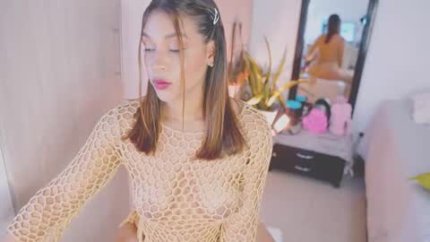 isabella online show from October 8, 4:28 am