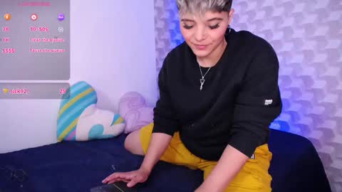 Isabella Mout  online show from February 7, 12:20 am