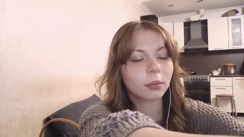 Isabella online show from December 18, 8:30 am