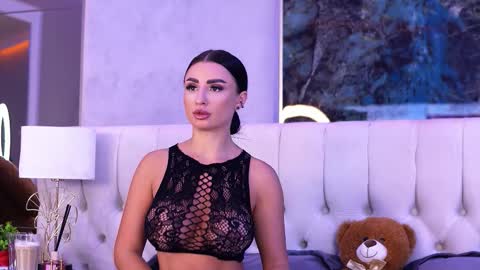 Snapshot of isabellehunt chatting on September 16, 3:47 am IsabelleHunt online show from September 16, 3:47 am