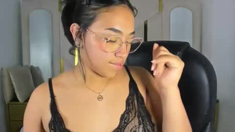 isabellrodriguez18 online show from November 12, 8:12 am