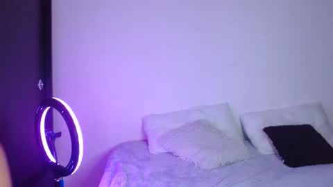 Isis  online show from January 9, 8:33 pm