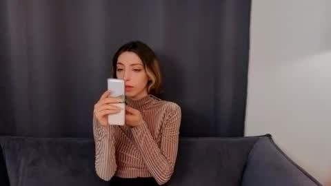 Emilia online show from February 19, 6:24 am