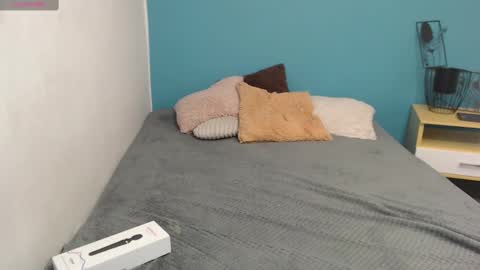 Issa  online show from February 13, 12:21 pm