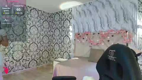 Issa online show from April 22, 3:14 am