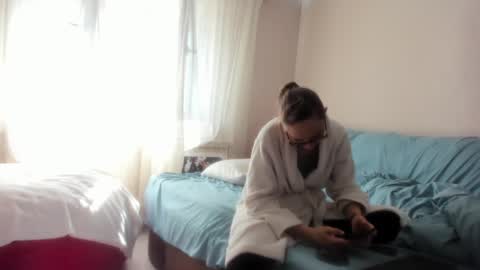 Snapshot of issabelle_69 chatting on March 6, 8:41 am Issabelle online show from March 6, 8:41 am