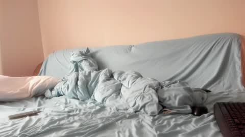 Issabelle online show from March 16, 5:44 am