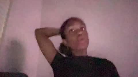 Snapshot of its5iveam chatting on December 31, 3:01 am 5ive AM online show from December 31, 3:01 am