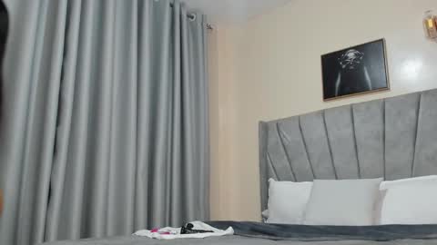 Snapshot of its_canella chatting on March 7, 1:20 am canella online show from March 7, 1:20 am