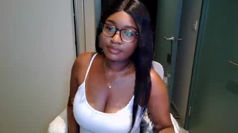 itsanna_b online show from July 9, 2:25 am