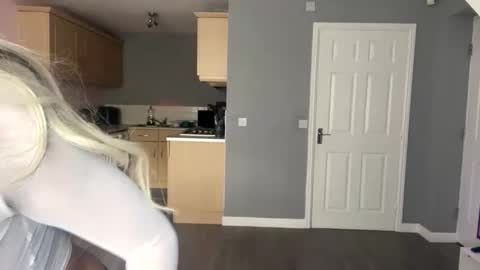 Lola online show from September 11, 4:29 pm