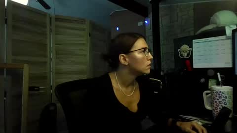 Snapshot of itsmesophie_x chatting on September 10, 4:29 pm ItsMeSophie X online show from September 10, 4:29 pm