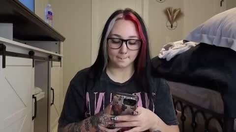 ivey jade online show from October 22, 5:12 am