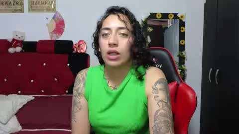 Snapshot of ivonemoon chatting on October 1, 6:57 pm ivonemoon online show from October 1, 6:57 pm