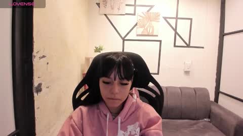 ivonneprince online show from October 3, 12:54 pm