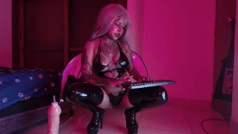    Kymmkitty    online show from September 21, 12:53 am