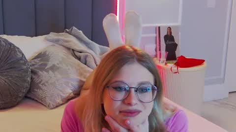  Ivy  online show from February 5, 6:33 pm