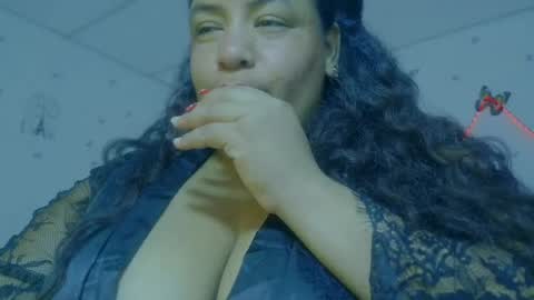 ivydesouza online show from June 25, 7:59 pm