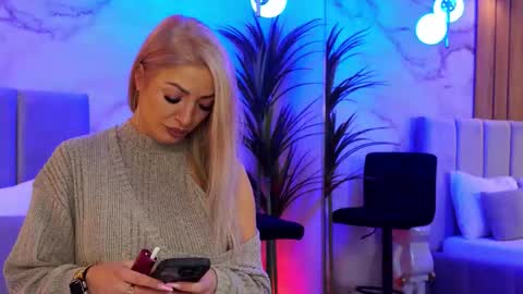 izabelle_02 online show from March 4, 5:14 am