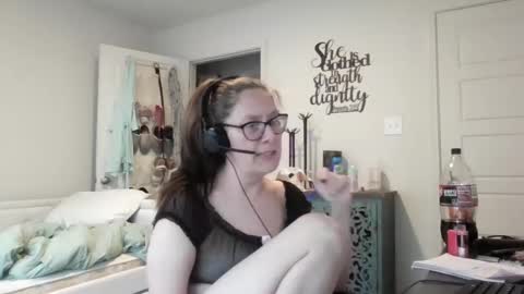 Snapshot of izzynoela chatting on September 13, 7:55 pm izzynoela online show from September 13, 7:55 pm