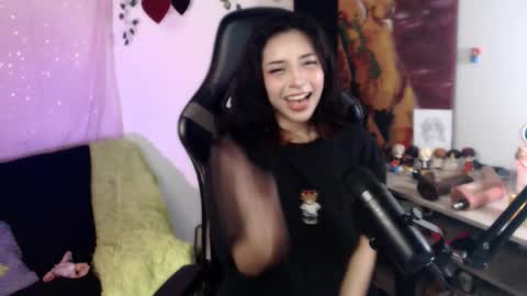 jade 18  online show from March 6, 7:25 am