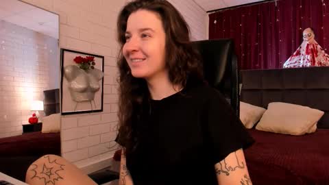 Snapshot of jackiebard chatting on October 22, 1:49 pm Jackie Byrd online show from October 22, 1:49 pm